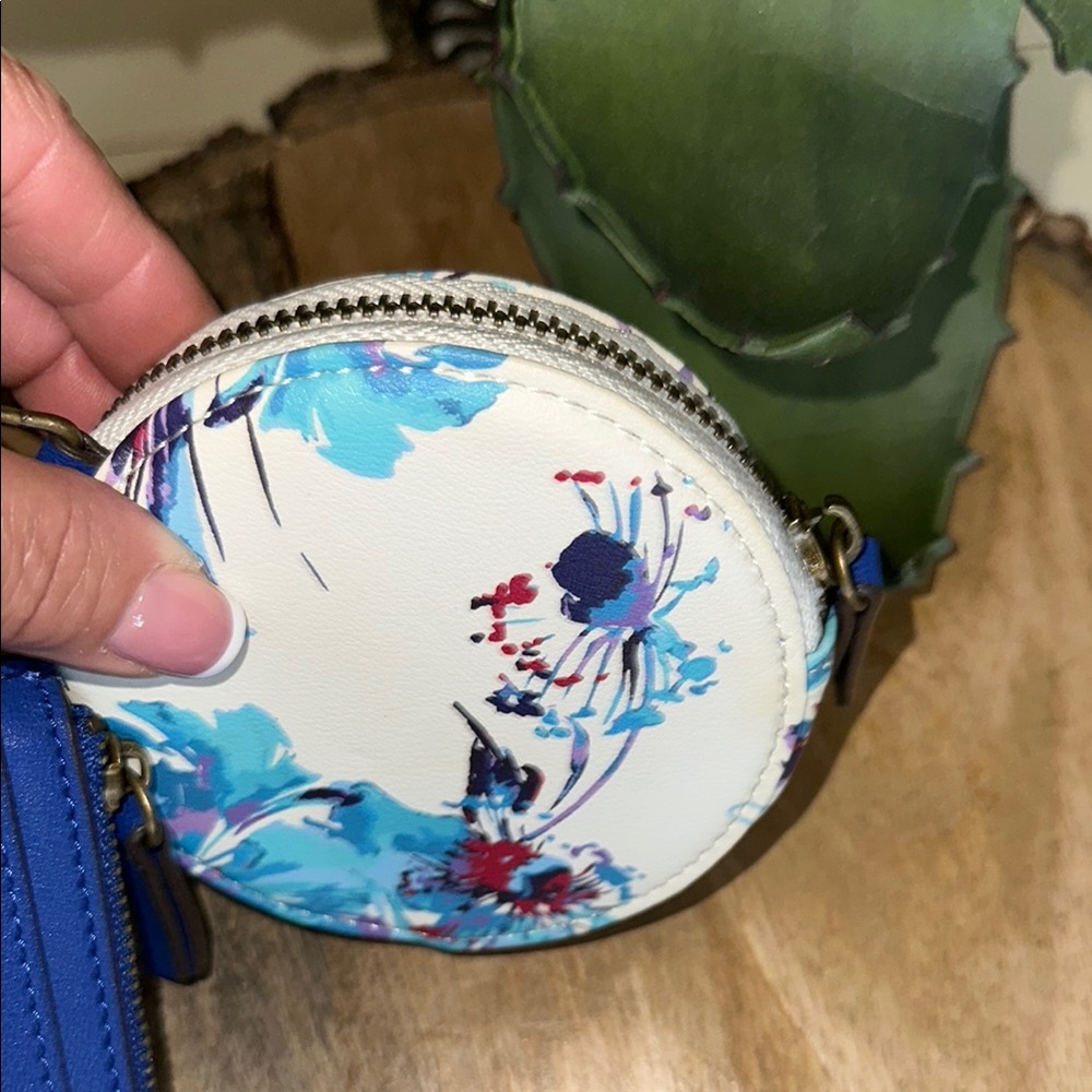 The Pioneer Woman Blue and White Milo 3 piece Wallet Set - Picture 7 of 13